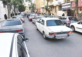 خیابانی که خستگی بیماران را دوچندان میکند